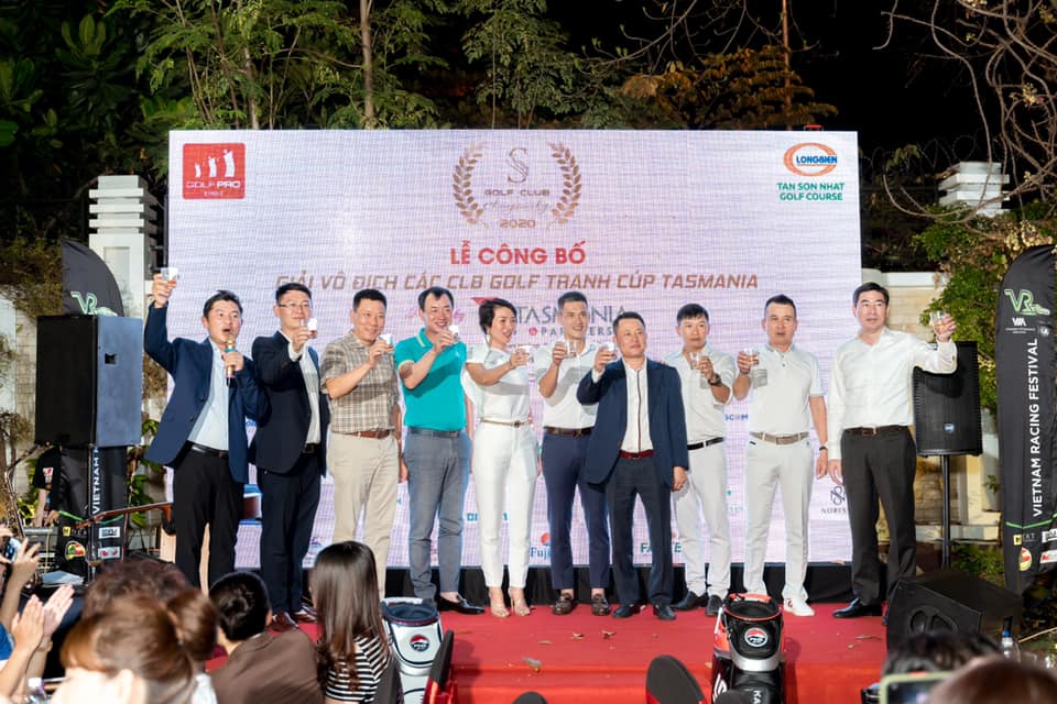 Lê Công Vinh 'chuyển nghề' đánh golf giải CLB ‘Race to mien Trung’
